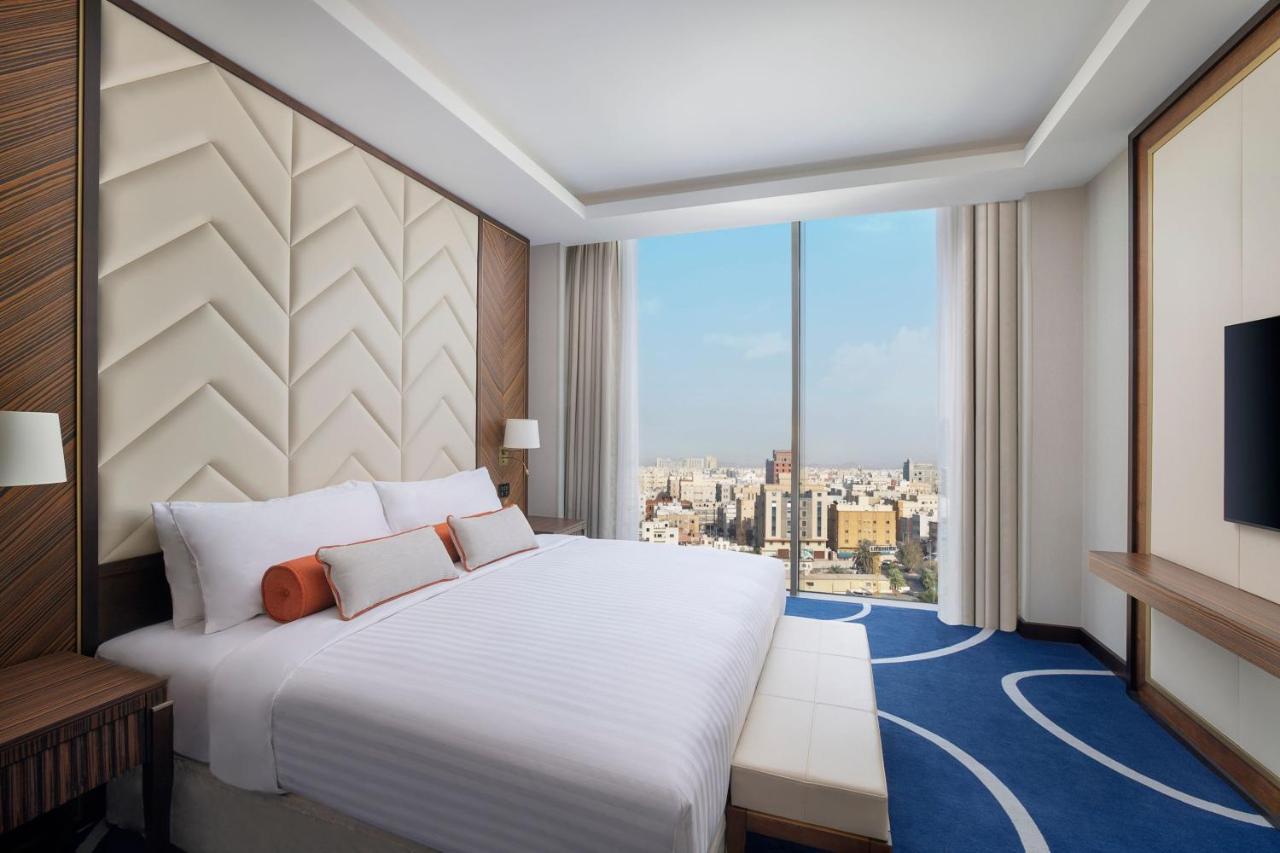 Jeddah Marriott Hotel Madinah Road Buitenkant foto A bedroom at the hotel
