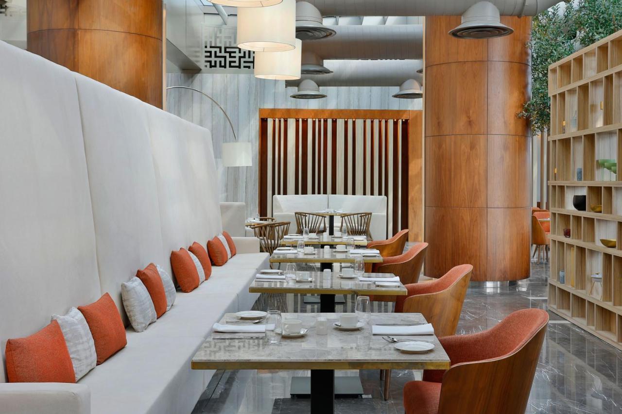 Jeddah Marriott Hotel Madinah Road Buitenkant foto Restaurant interior