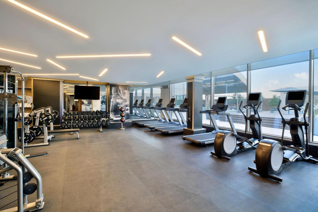 Jeddah Marriott Hotel Madinah Road Buitenkant foto The gym at the hotel