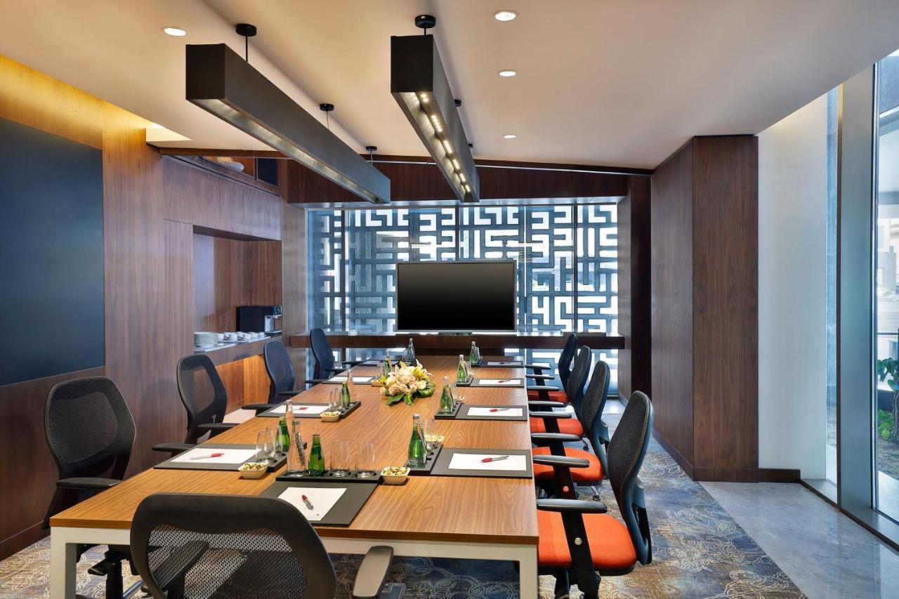 Jeddah Marriott Hotel Madinah Road Buitenkant foto Meeting room