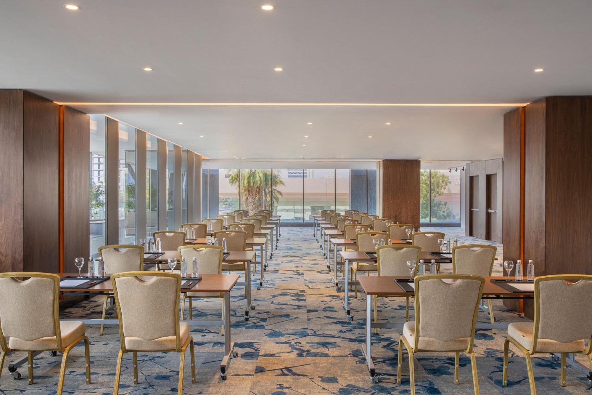 Jeddah Marriott Hotel Madinah Road Buitenkant foto Meeting room