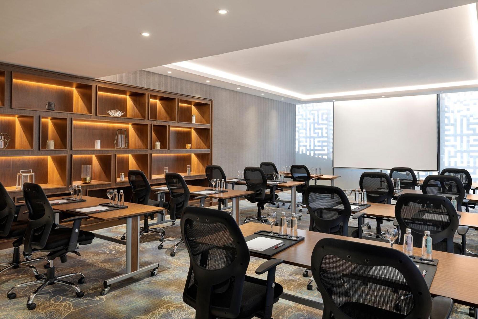 Jeddah Marriott Hotel Madinah Road Buitenkant foto Meeting room