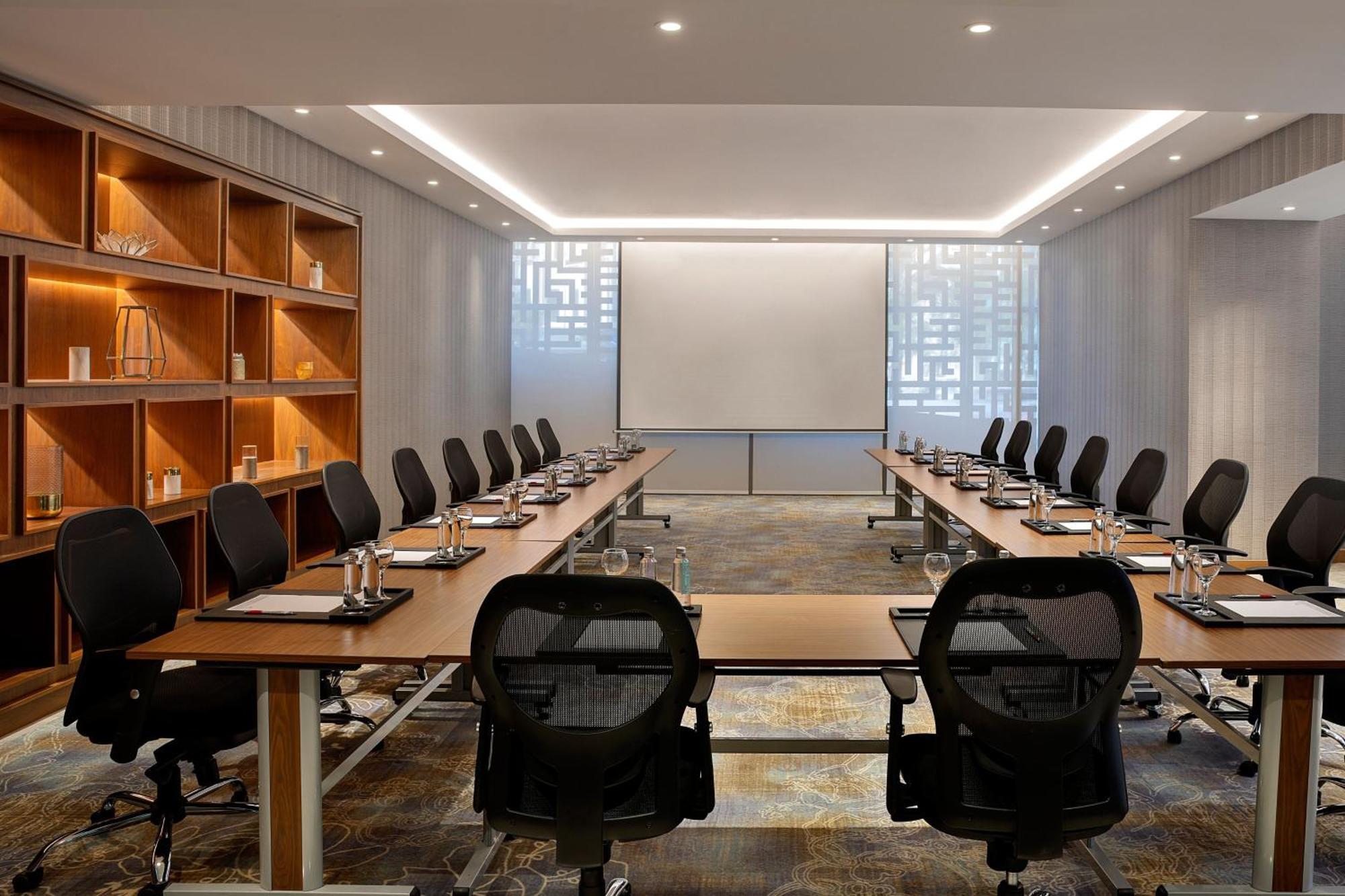 Jeddah Marriott Hotel Madinah Road Buitenkant foto Meeting room